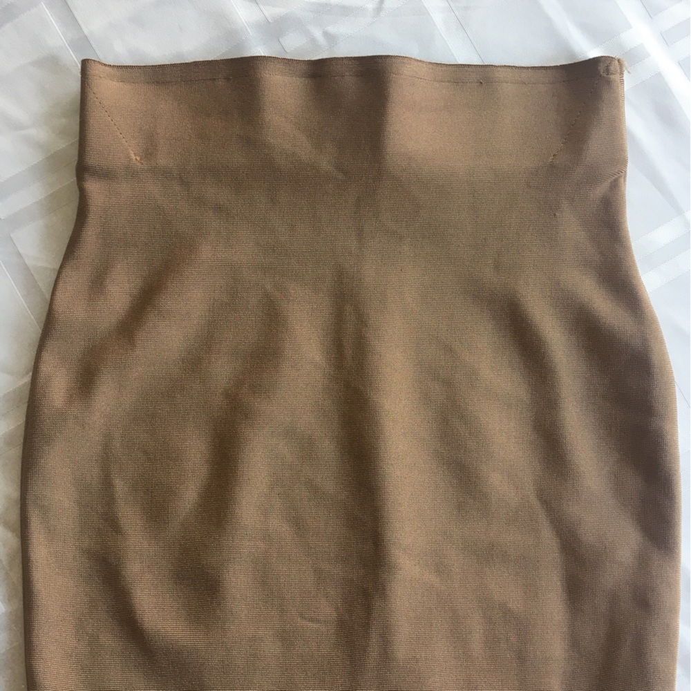 🟢WoW Couture Body Con contour mid thigh fit pencil skirt Carmel nude bandage - Picture 2 of 7